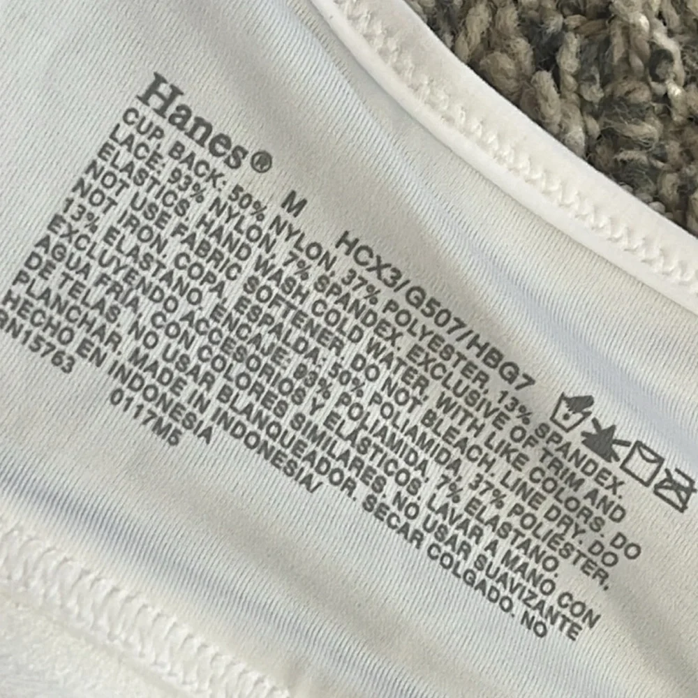 NEW Hanes bra white wire-free bra with adjustable straps size medium